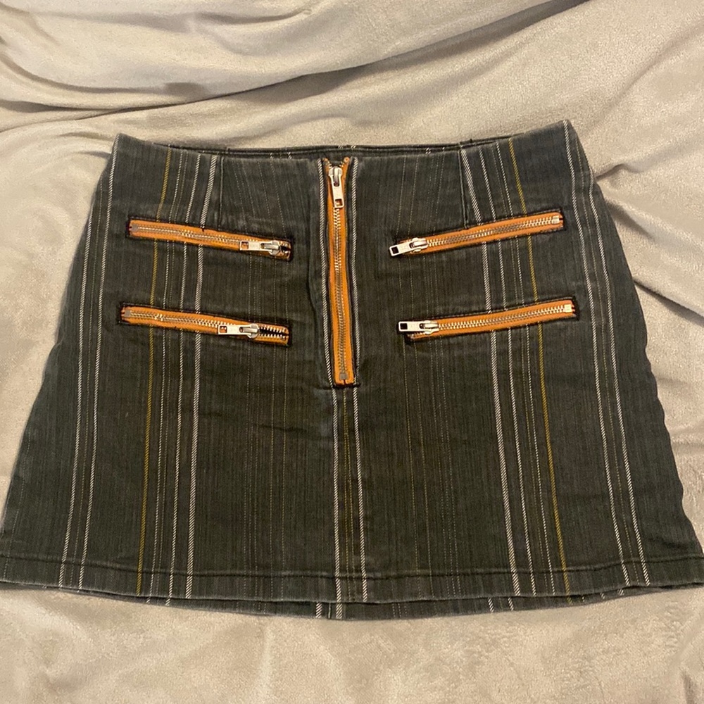 mini skirt